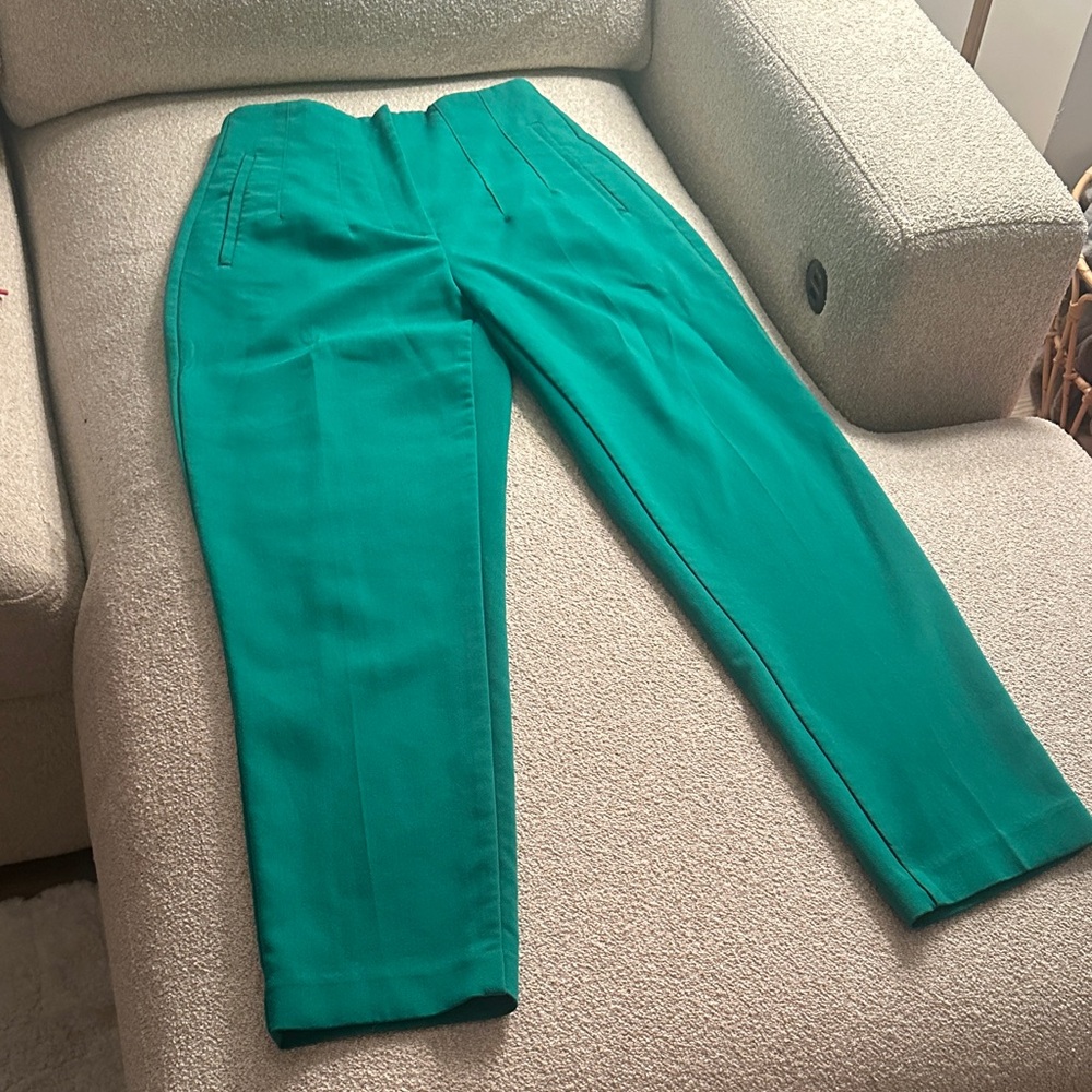 Zara Green Ankle Cropped Pants